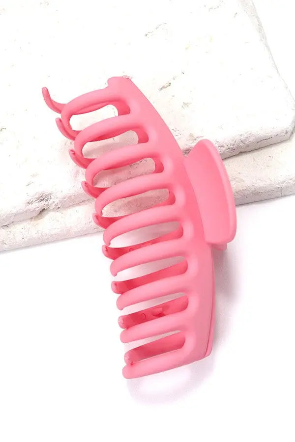 Oversized Matte Claw Clip Wall to wall