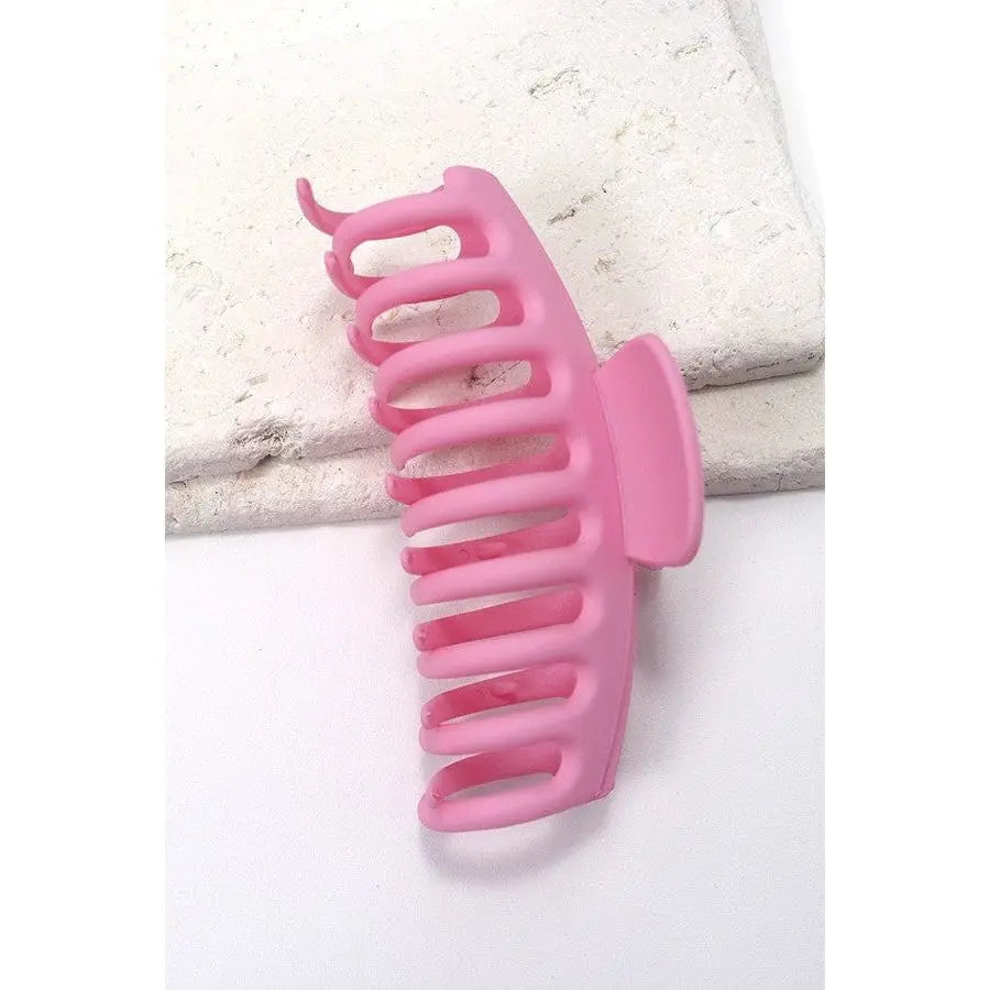 Oversized Matte Claw Clip Wall to wall