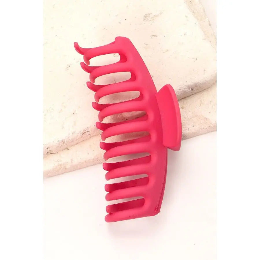 Oversized Matte Claw Clip Wall to wall