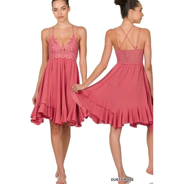 Vestido camisero asimétrico con ribete de volantes y encaje de croché