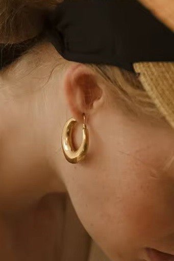 18K Gold U - Shape Huggie Hoop Earrings - LECCE