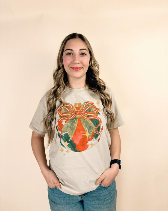 Ornament with bow T-shirt