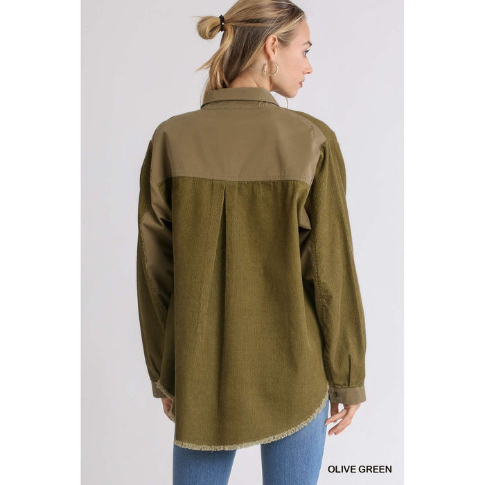 Chaqueta con botones y cuello de pana