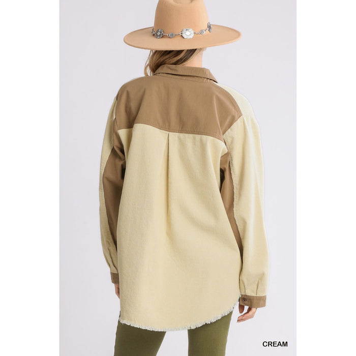 Chaqueta con botones y cuello de pana