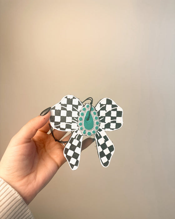 Checkered Bow Freshie