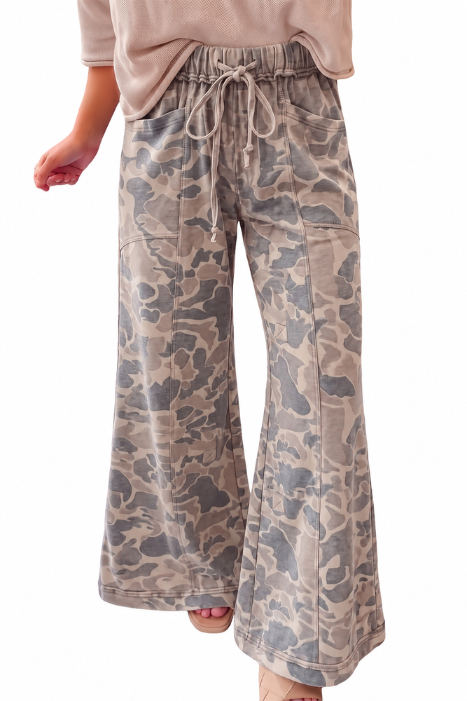 LC7715312-P1620 — model on white background