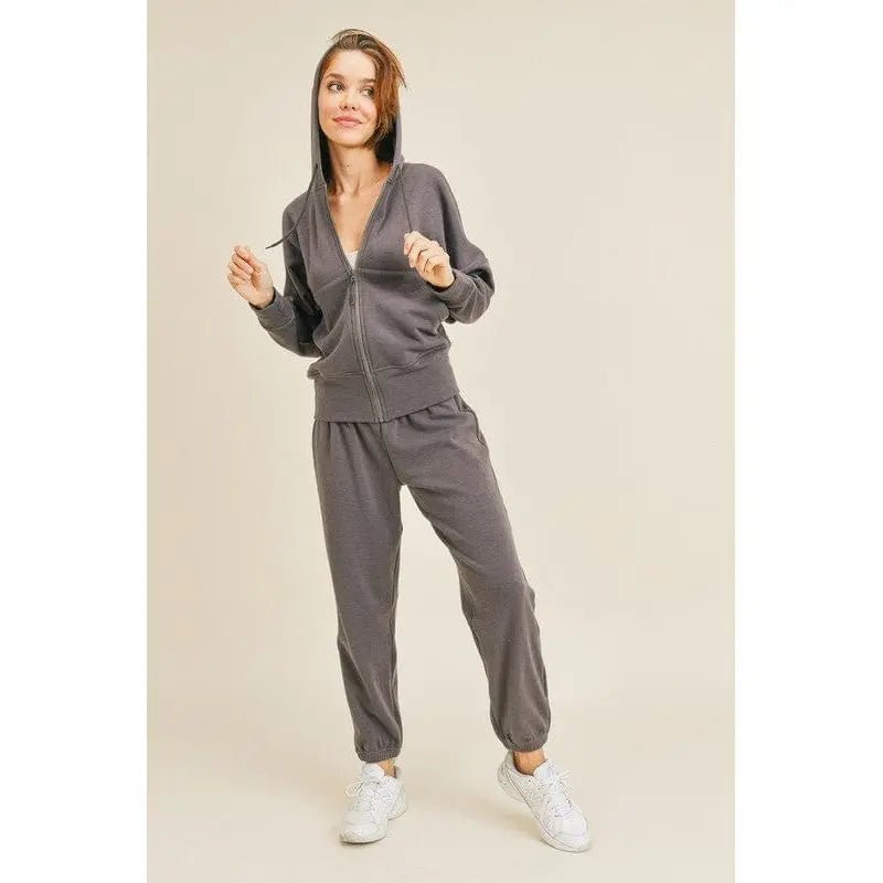 Conjunto de joggers y sudadera con capucha con forro polar drapeado