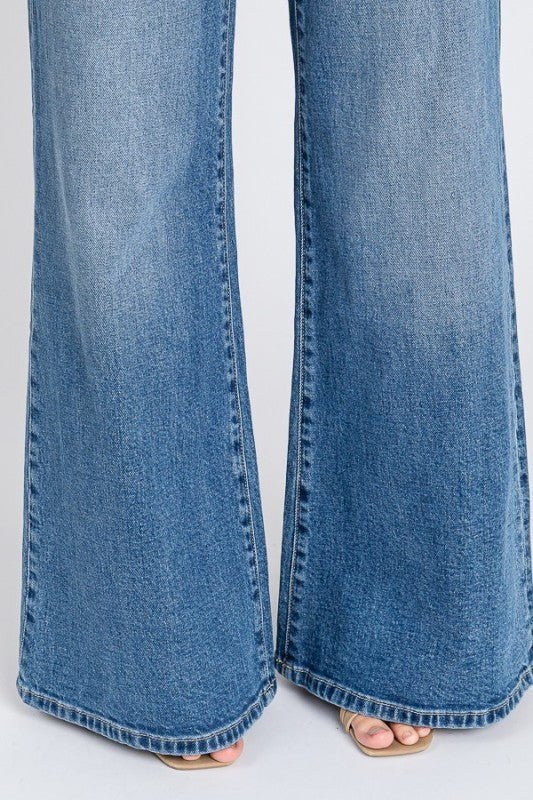 High Rise Wide Flare Jeans - Super Soft Touch - LECCE