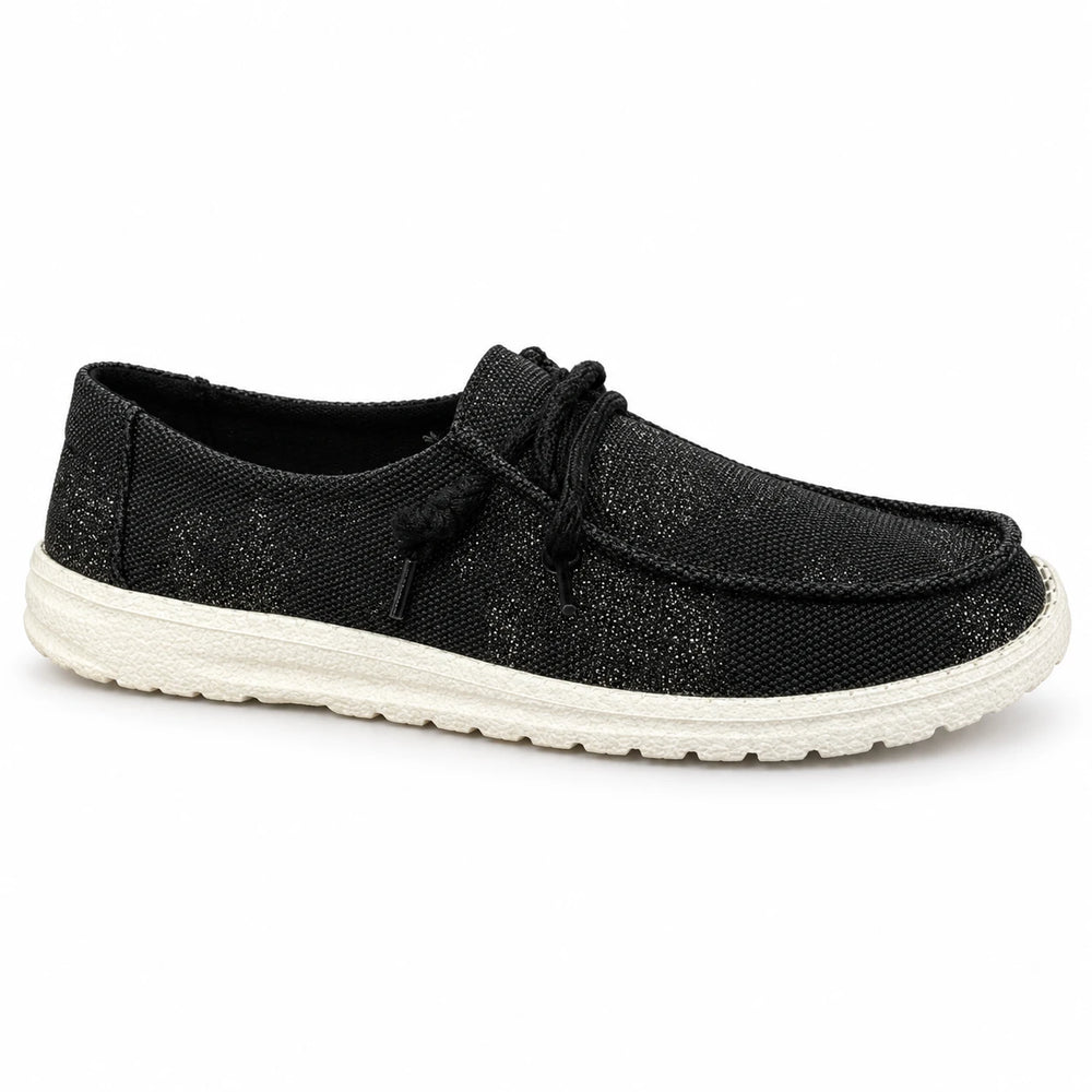 Single shoe facing right on white background