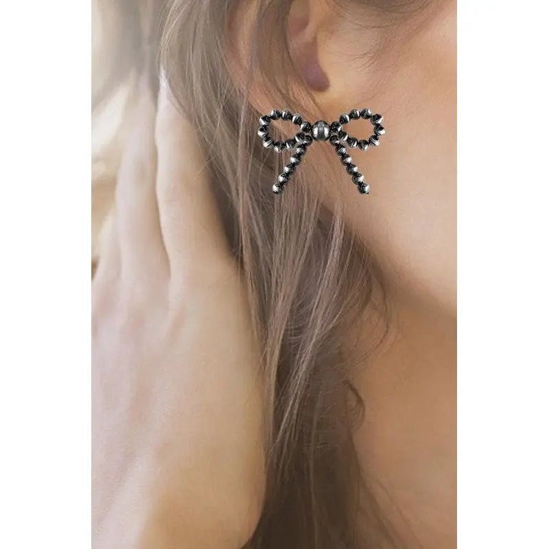 Navajo Pearl Ribbon Stud Earring - LECCE