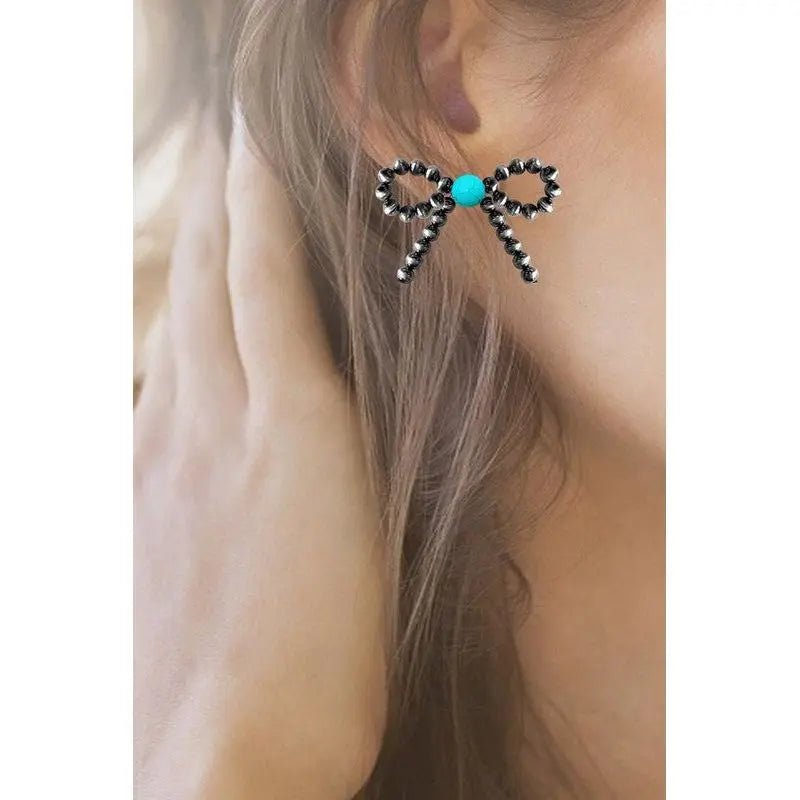 Navajo Pearl Ribbon Stud Earring - LECCE