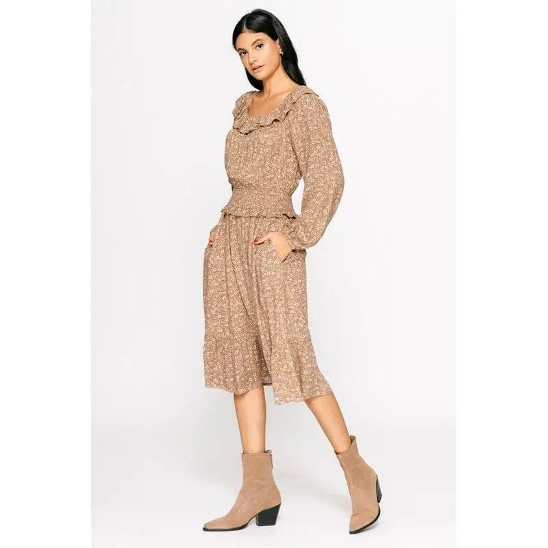Vestido fruncido con cintura estampada