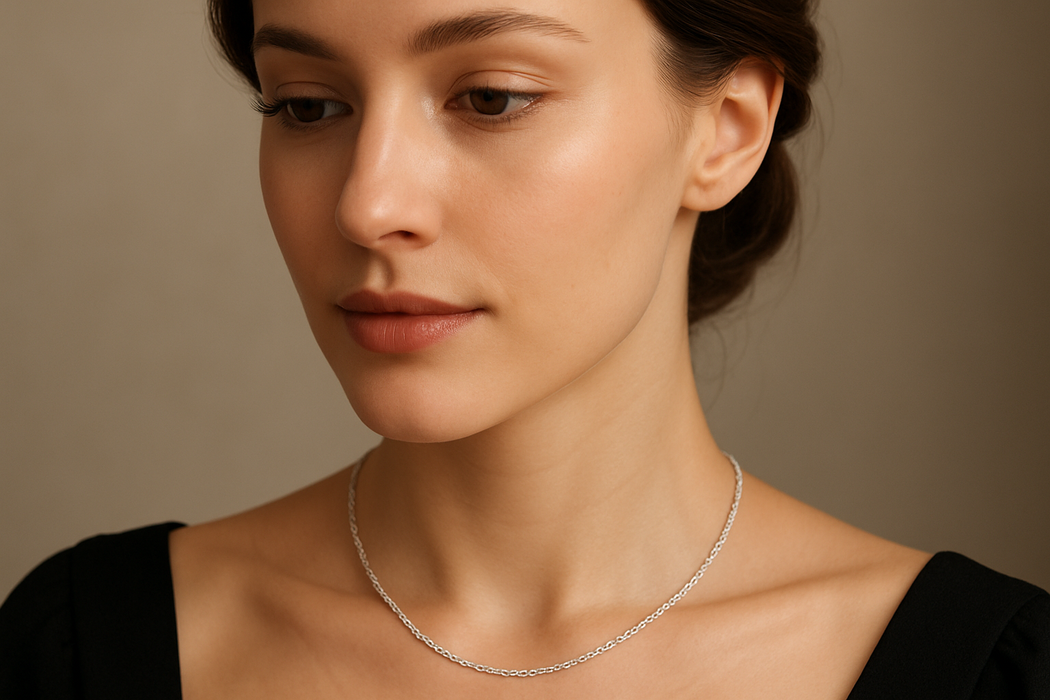 women wearing 2mm white gold rope