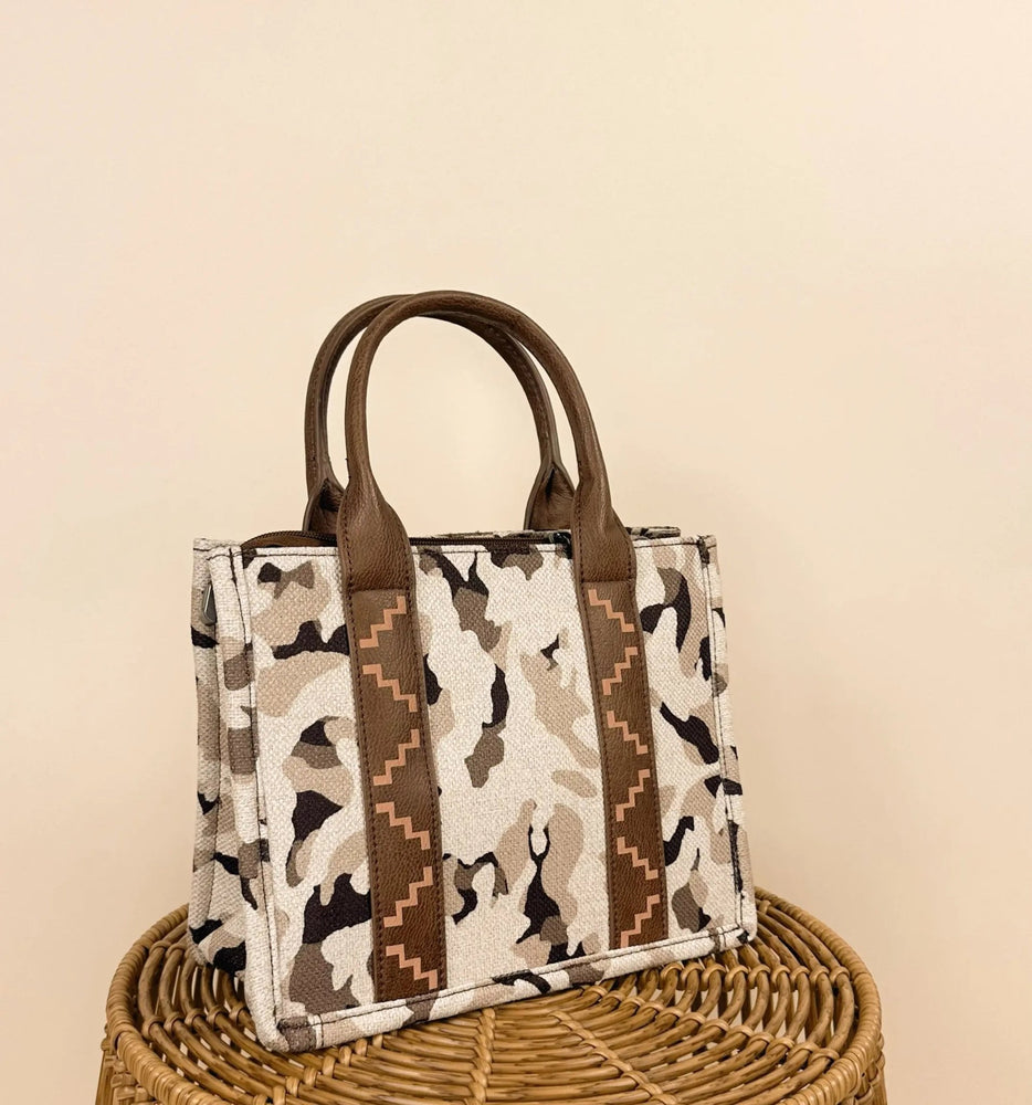 Wrangler Camo Print Concealed Carry Tote - LECCE