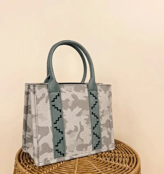 Wrangler Camo Print Concealed Carry Tote - LECCE