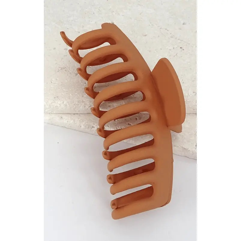 Oversized Matte Claw Clip Wall to wall