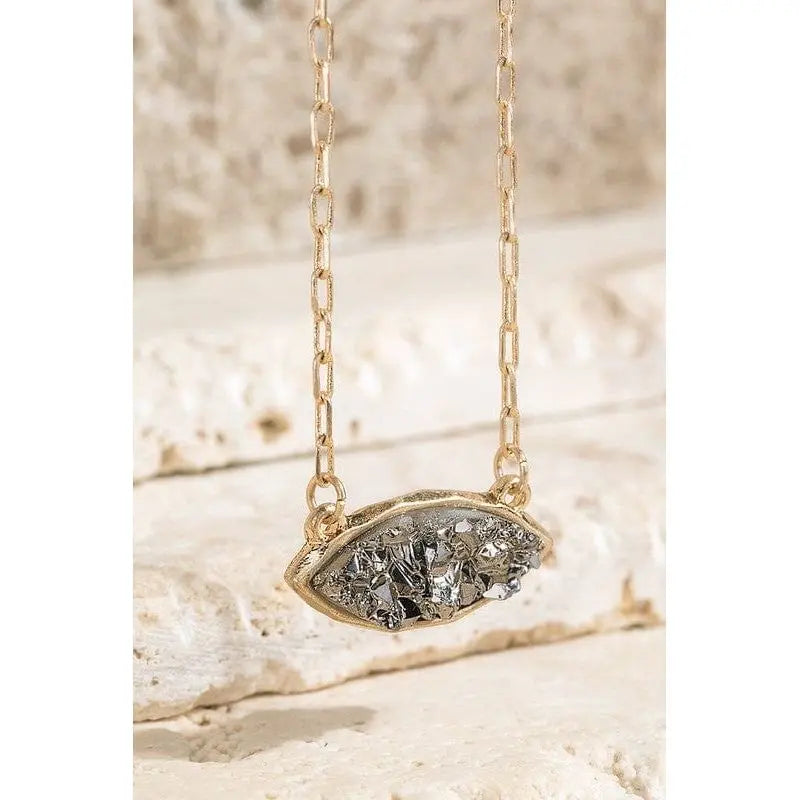Oval filigree charm short necklace LECCE Boutique