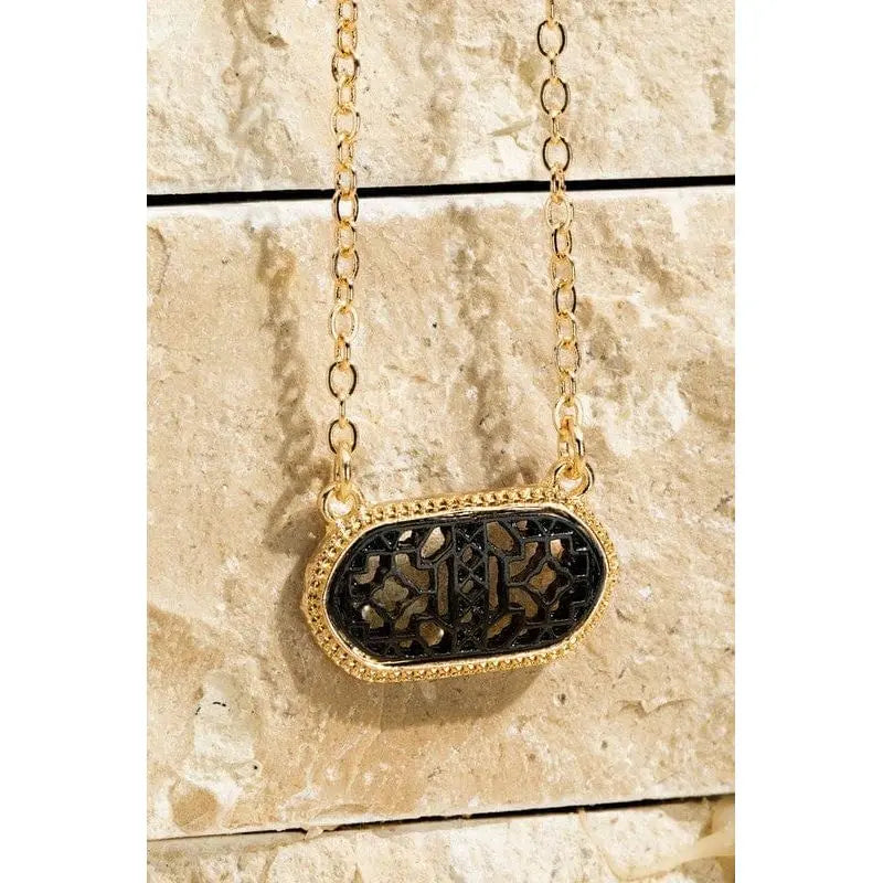 Oval filigree charm short necklace LECCE Boutique