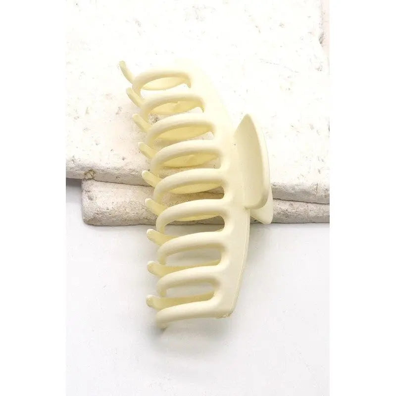 Oversized Matte Claw Clip Wall to wall