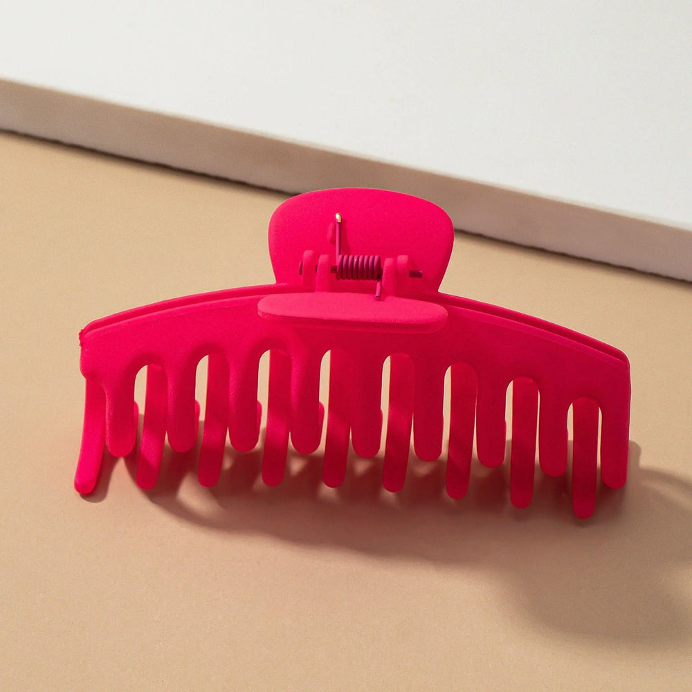 Oversized Matte Claw Clip Wall to wall