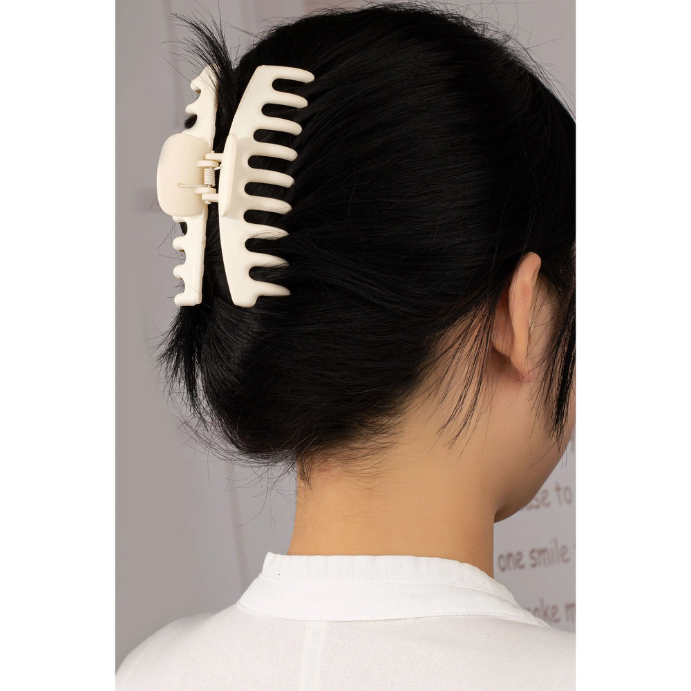Oversized Matte Claw Clip Wall to wall