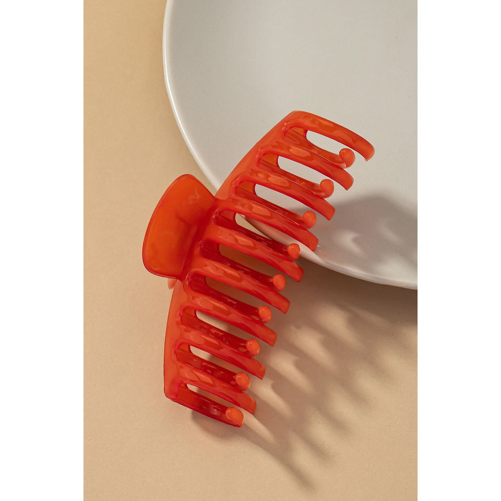 Oversized Matte Claw Clip Wall to wall
