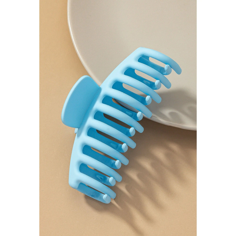 Oversized Matte Claw Clip Wall to wall