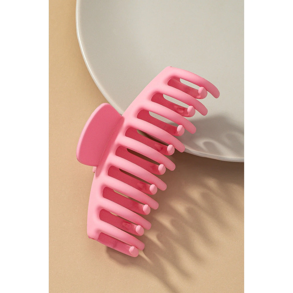 Oversized Matte Claw Clip Wall to wall