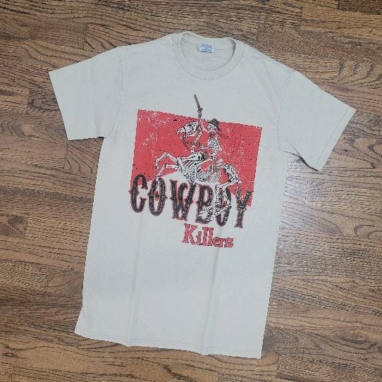 Camiseta de asesinos de vaqueros
