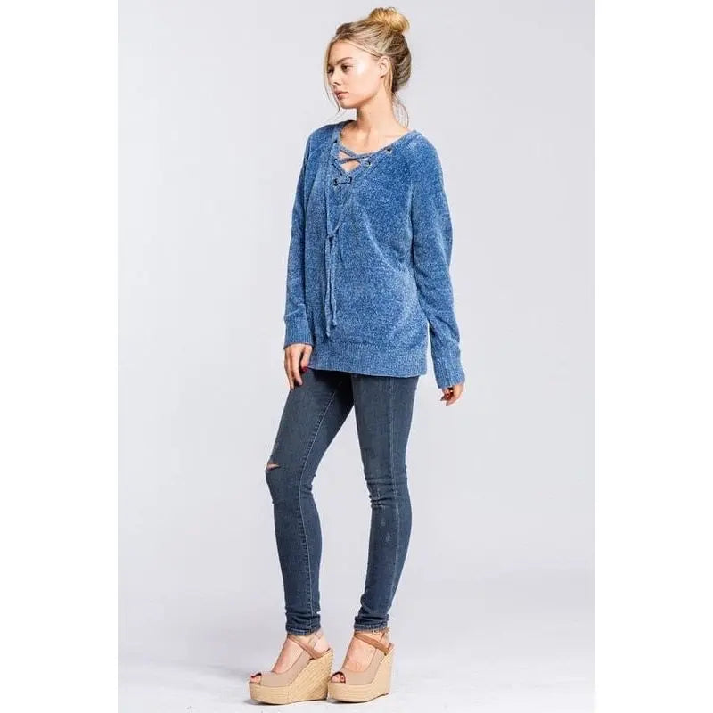 Loose fit, V-neck, long sleeve sweater raglan top