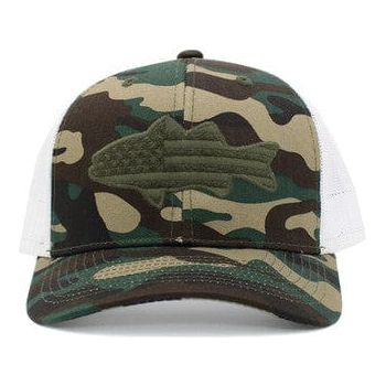 Gorra de malla con bandera de pez