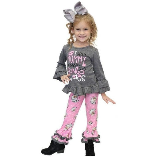  I saw my mommy kissing Santa 