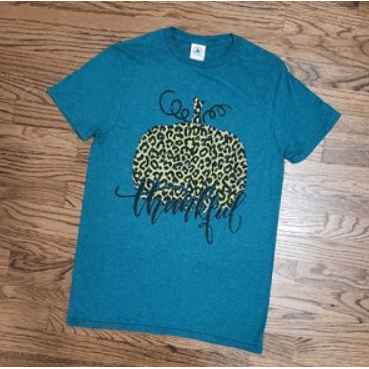 Camiseta de calabaza de leopardo agradecida